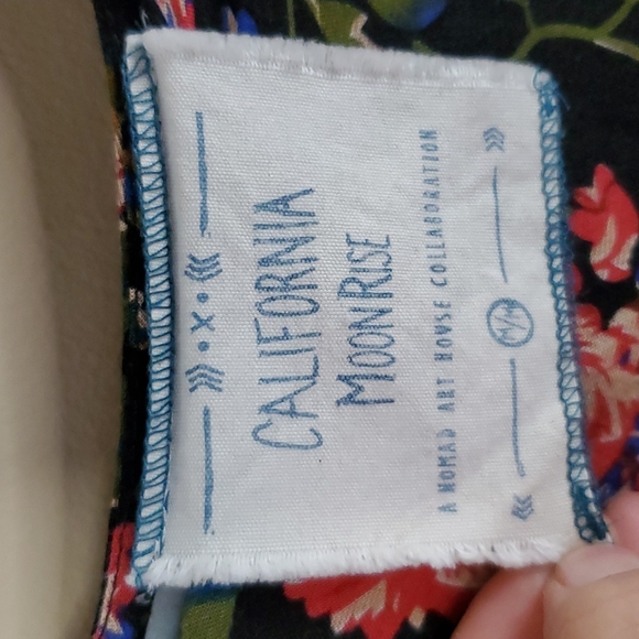 California Moon Rise Bell Sleeve Floral Boho Mini Dress Size M - Picture 5 of 9